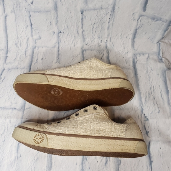 Ugg Laela heirloom slide on size 6 - Picture 8 of 10